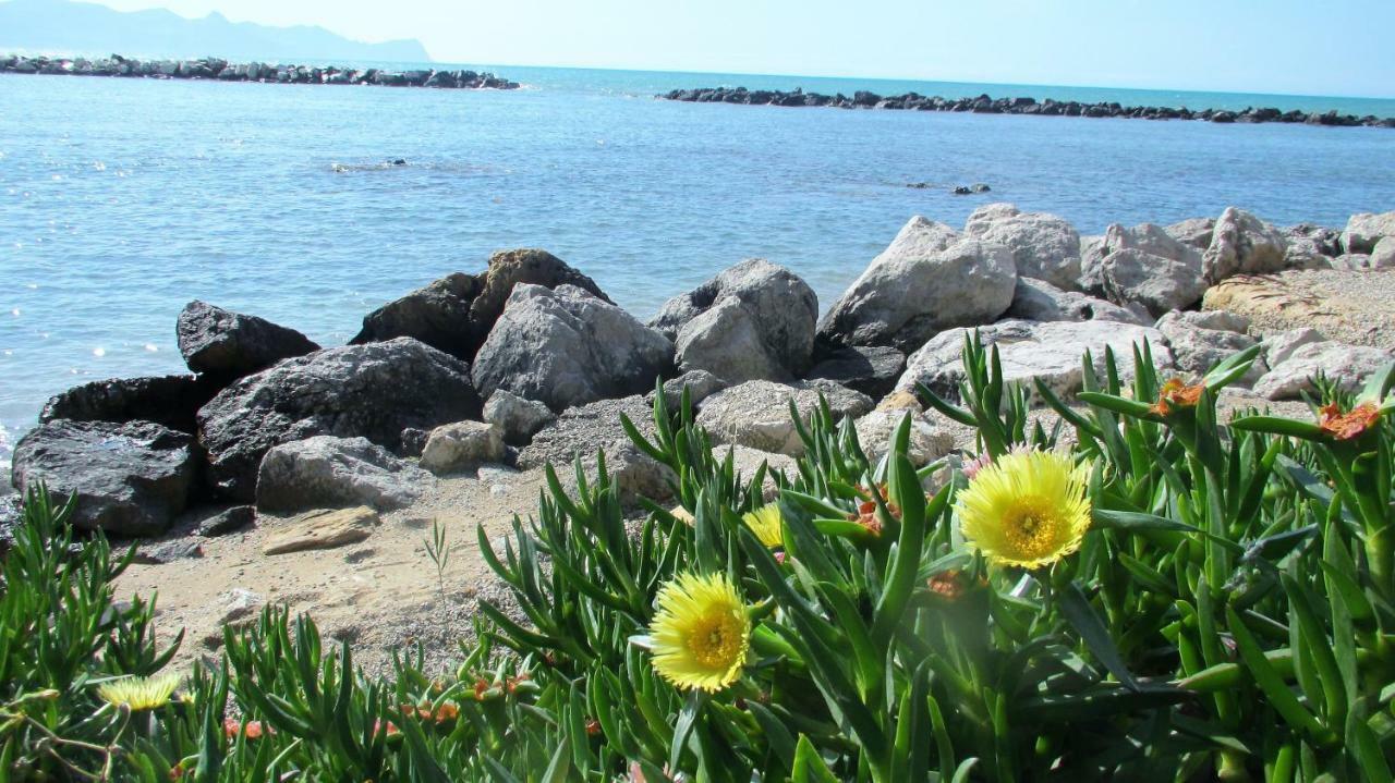 Sapori Di Mare Appartement Trappeto  Buitenkant foto